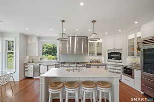 31 Meadow Wood Dr, Greenwich, CT 06830 - Photo 7