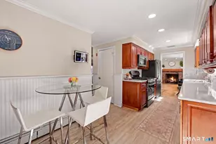 200 Woodridge Dr S, Stamford, CT 06902 - Photo 9