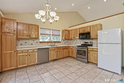 18 Gibson Lane, Middletown, CT 06457 - Photo 7