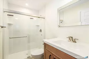 476 Commanche Ln, Stratford, CT 06614 - Photo 21