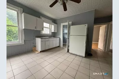 35 Madison Street, Waterbury, CT 06706 - Photo 5