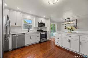 47 Old Stratfield Rd, Fairfield, CT 06825 - Photo 11