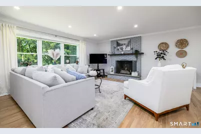 366 Brookside Drive, Fairfield, CT 06824 - Photo 9