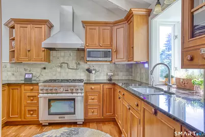 34 Regency Drive, Norwalk, CT 06851 - Photo 7