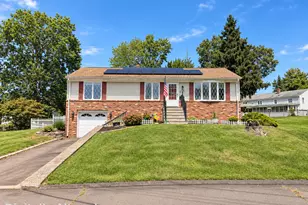 11 Sarah Ct, West Haven, CT 06516 - Photo 1