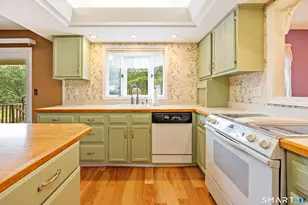 2 Saxon Woods Ct, Cheshire, CT 06410 - Photo 7