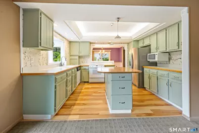 2 Saxon Woods Court, Cheshire, CT 06410 - Photo 5