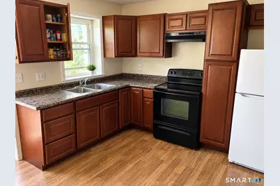 100 Toros Avenue, Waterbury, CT 06704 - Photo 5