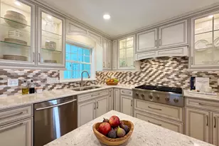 28 Weybosset St, Shelton, CT 06484 - Photo 5