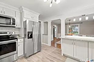 88 Parsons Dr, West Hartford, CT 06117 - Photo 9