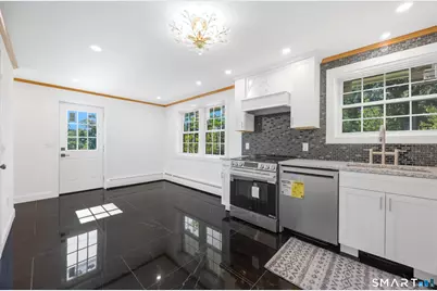 10 Jeanette Road, Danbury, CT 06811 - Photo 5