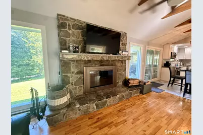 8 Signal Hill Road, Brookfield, CT 06804 - Photo 3