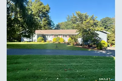 8 Signal Hill Road, Brookfield, CT 06804 - Photo 1