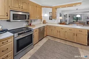 97 W Main St, East Lyme, CT 06357 - Photo 7