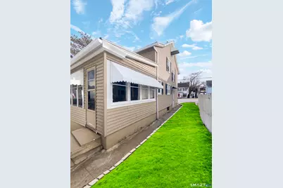 660 West Jackson Avenue, Bridgeport, CT 06604 - Photo 9