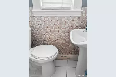 660 West Jackson Avenue, Bridgeport, CT 06604 - Photo 21