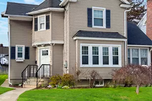 660 W Jackson Ave, Bridgeport, CT 06604 - Photo 3