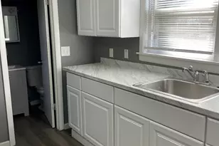 21 Edwards St, Waterbury, CT 06708 - Photo 3