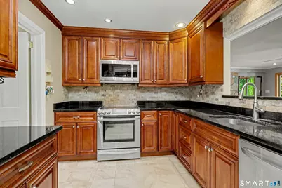 10 Jennifer Road, Norwalk, CT 06850 - Photo 7