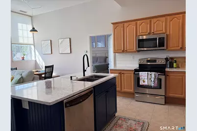 30 Schoolhouse Drive #302, West Hartford, CT 06110 - Photo 5