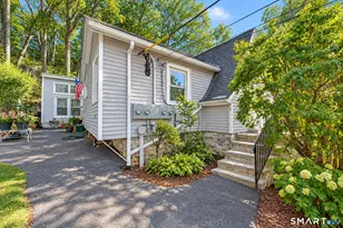 10 Old Waterbury Rd, Middlebury, CT 06762 - Photo 3