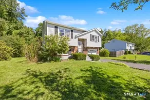 92 Carriage Ln, Torrington, CT 06790 - Photo 3