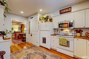54 Whitmore Ln, Stamford, CT 06902 - Photo 3
