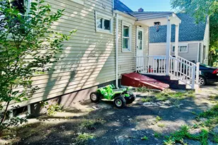85 Pershing St, Hartford, CT 06112 - Photo 3