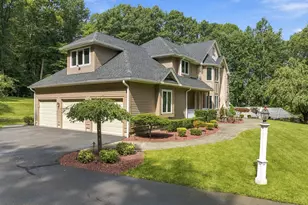 16 Mountaincrest Dr, Cheshire, CT 06410 - Photo 3