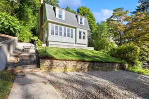 33 Monroe St, Shelton, CT 06484 - Photo 1