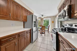 2 Batt Ln, East Haven, CT 06513 - Photo 9