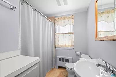 17 Edward Street, Enfield, CT 06082 - Photo 15