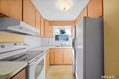 17 Edward Street, Enfield, CT 06082 - Photo 9