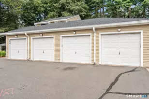 12 Wiggins Farm Dr, Simsbury, CT 06070 - Photo 3