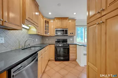 37 Sheephill Road #10, Greenwich, CT 06878 - Photo 13