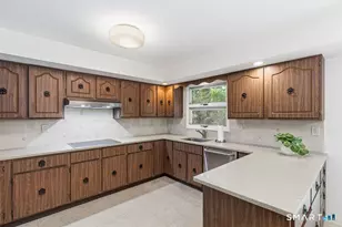 14 Mitchell Ln, Woodbridge, CT 06525 - Photo 13