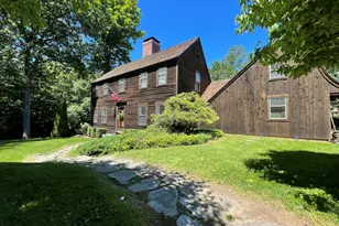 31 Old Barn Rd, Trumbull, CT 06611 - Photo 1