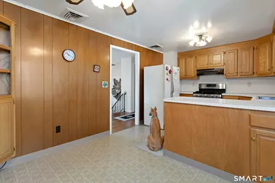 14 Hilltop Avenue, Stamford, CT 06907 - Photo 7