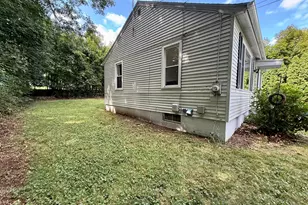 42 Lambert Dr, Norwich, CT 06360 - Photo 3