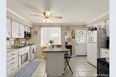 391 Court D, Building 51, Bridgeport, CT 06610 - Photo 5