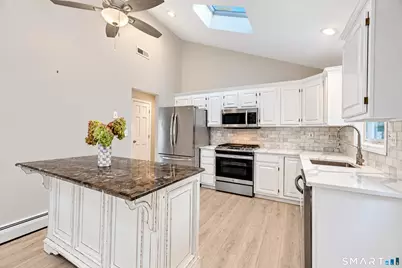 9 Hopkins Court, Branford, CT 06405 - Photo 11