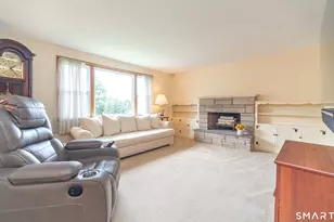 130 Lydale Pl, Meriden, CT 06450 - Photo 5