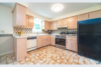 130 Lydale Place, Meriden, CT 06450 - Photo 7