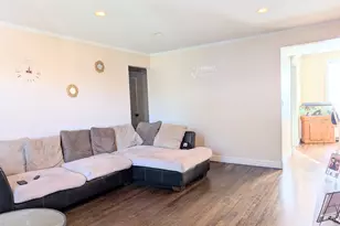 63 Mencel Cir, Bridgeport, CT 06610 - Photo 15
