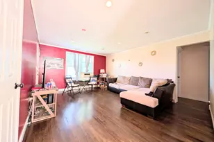 63 Mencel Cir, Bridgeport, CT 06610 - Photo 11