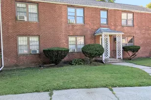 63 Mencel Cir, Bridgeport, CT 06610 - Photo 3