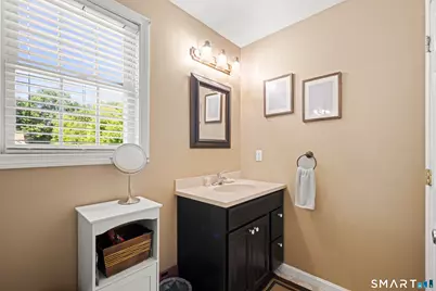 71 Post Road, Enfield, CT 06082 - Photo 9