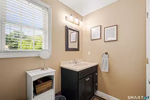 71 Post Rd, Enfield, CT 06082 - Photo 9