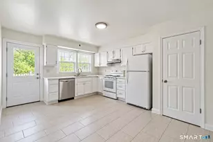 74 View St W, Greenwich, CT 06830 - Photo 5