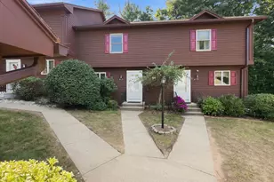 215 Candlewood Dr, Enfield, CT 06082 - Photo 3